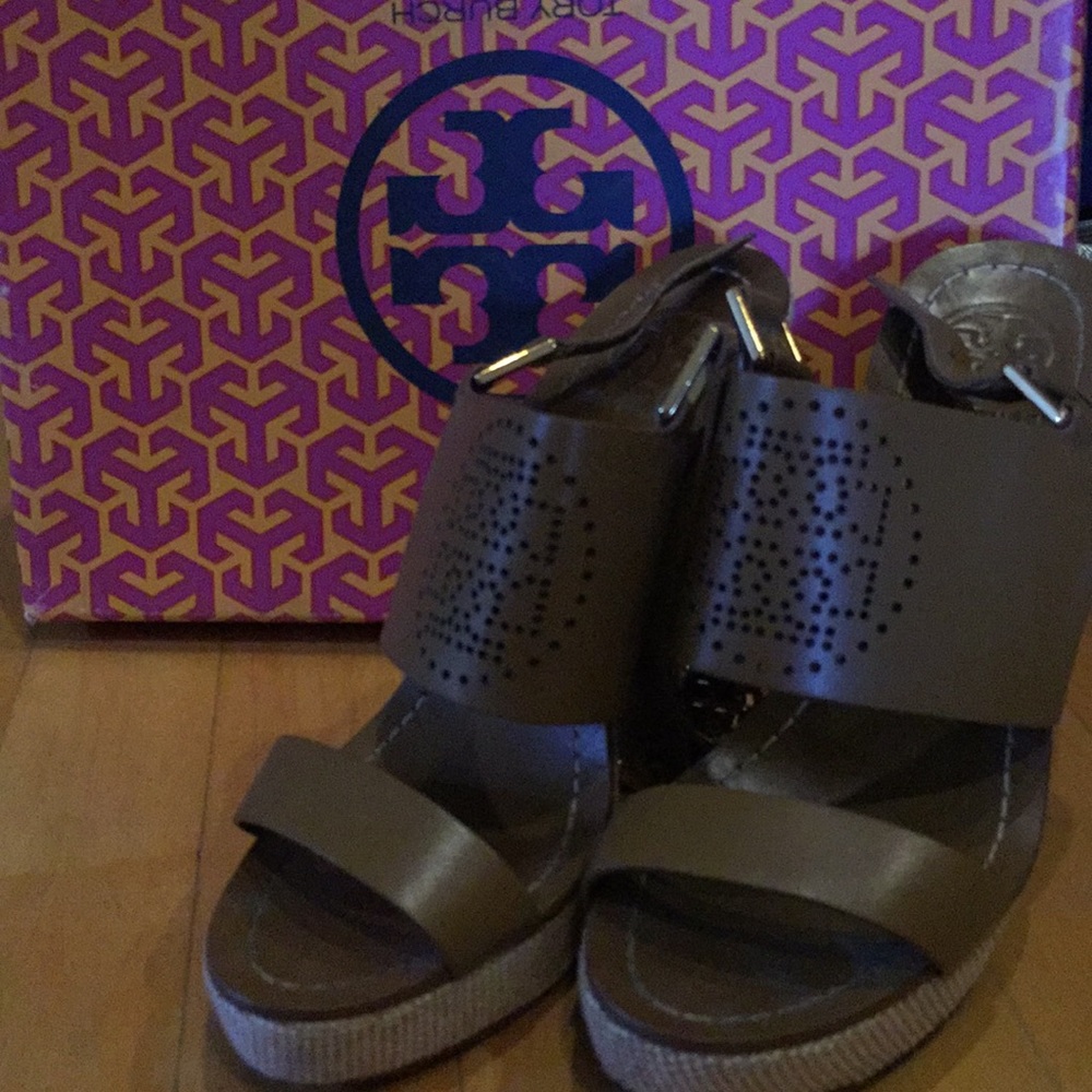 Tory Burch kimberly Wedges size 6